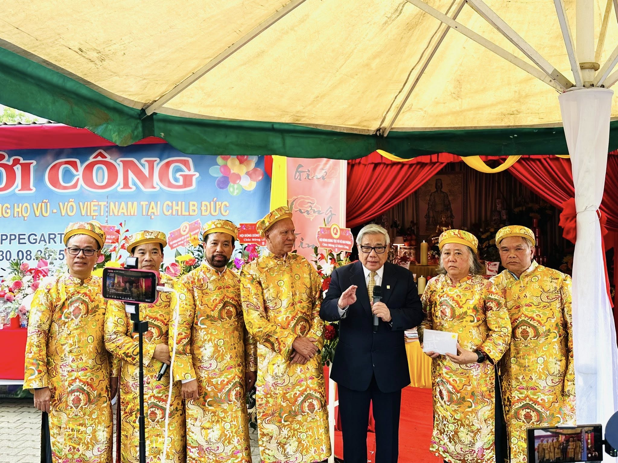 Đại biểu Hội đồng dòng họ Vũ - Võ Việt Nam dự Lễ khởi công Nhà Từ đường tại CHLB Đức