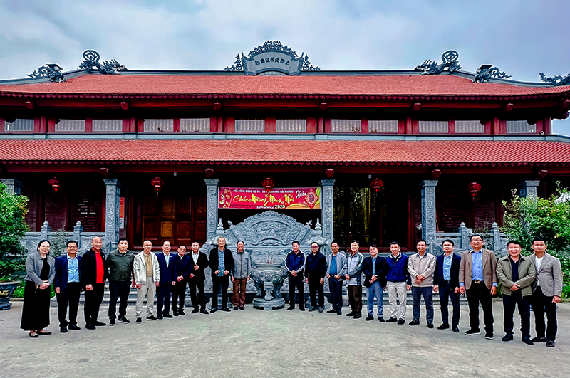 Dâng hương mùng 1 âm lịch hàng tháng  đã là nét đẹp  văn hóa của  Hội Doanh nhân Vũ - Võ thành phố Hải Phòng 